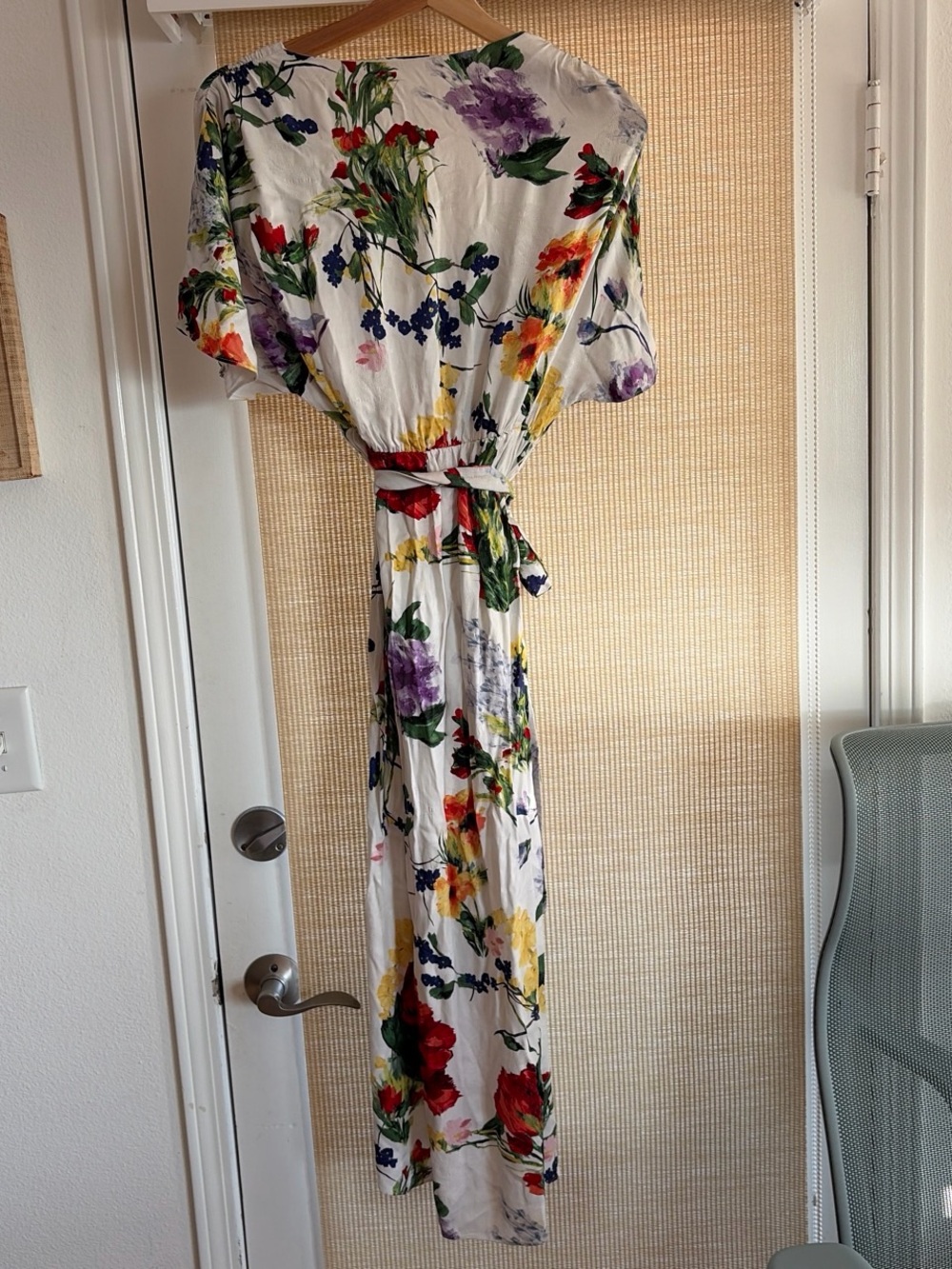 Alice + Olivia White Floral Maxi Dress with Multicolor Blooms - Picture 4 of 5